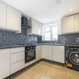 https://30a-mortlake.brighton-hotels-england.com