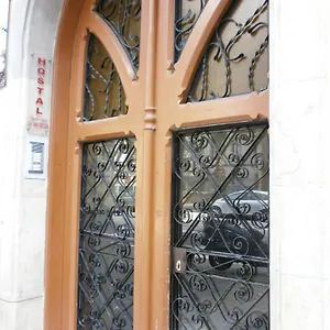 https://hostal-absolut-stay.topbarcelonahotels.com
